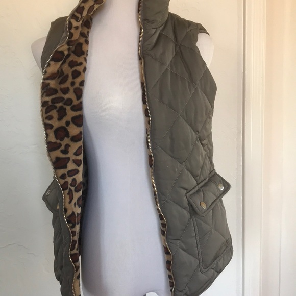 Reversible quilted vest - Picture 9 of 10